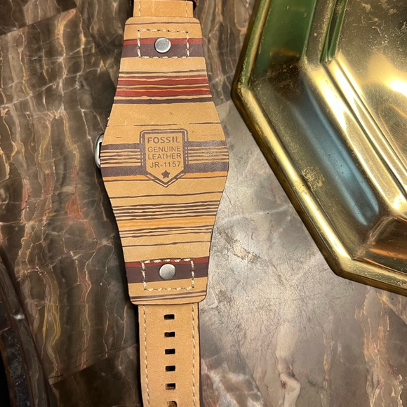 Barely worn men’s Fossil Watch.  In excellent condition. - Picture 6 of 7
